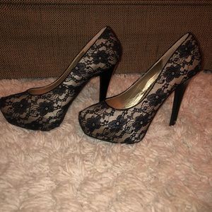 Sexy black lace pumps